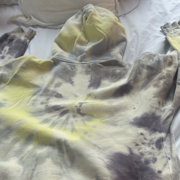 Aritzia Cozy Sweatfleece Perfect Hoodie - Picture 6 of 6